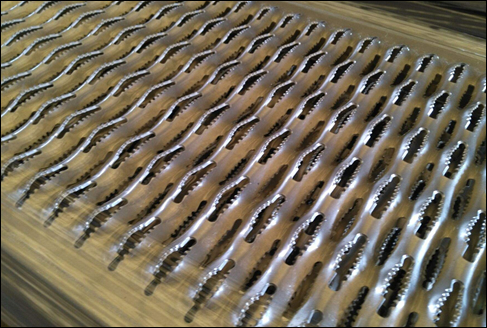 Crocodile Mouth Punched Grating Panels for Flooring